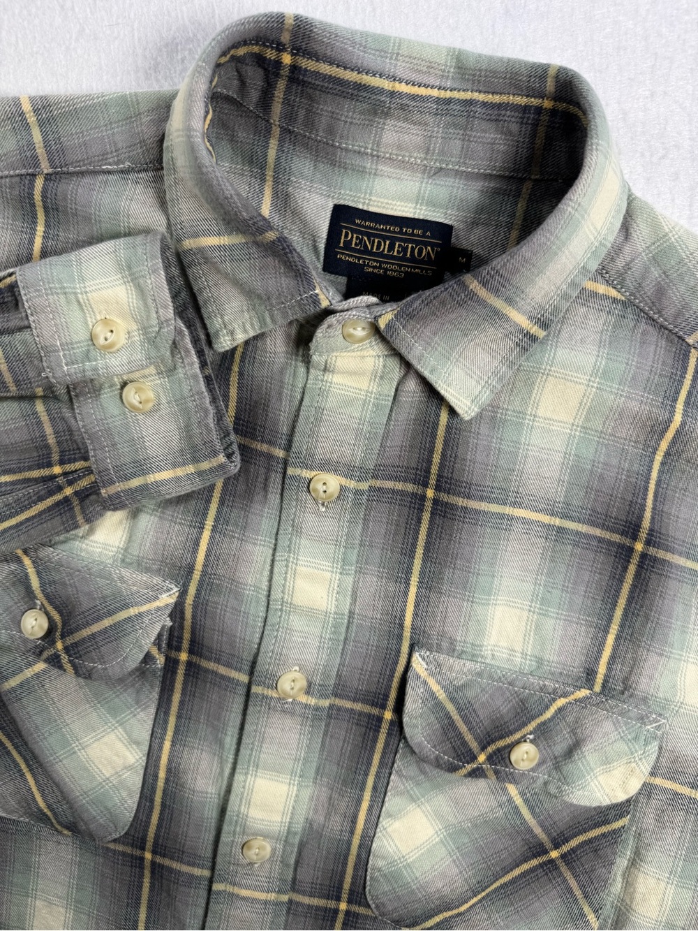 Pendleton Plaid Flannel Button Up Shirt Mens Medium